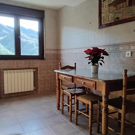Casa Fonte La Caleya Сasa de vacaciones La Rebollada
